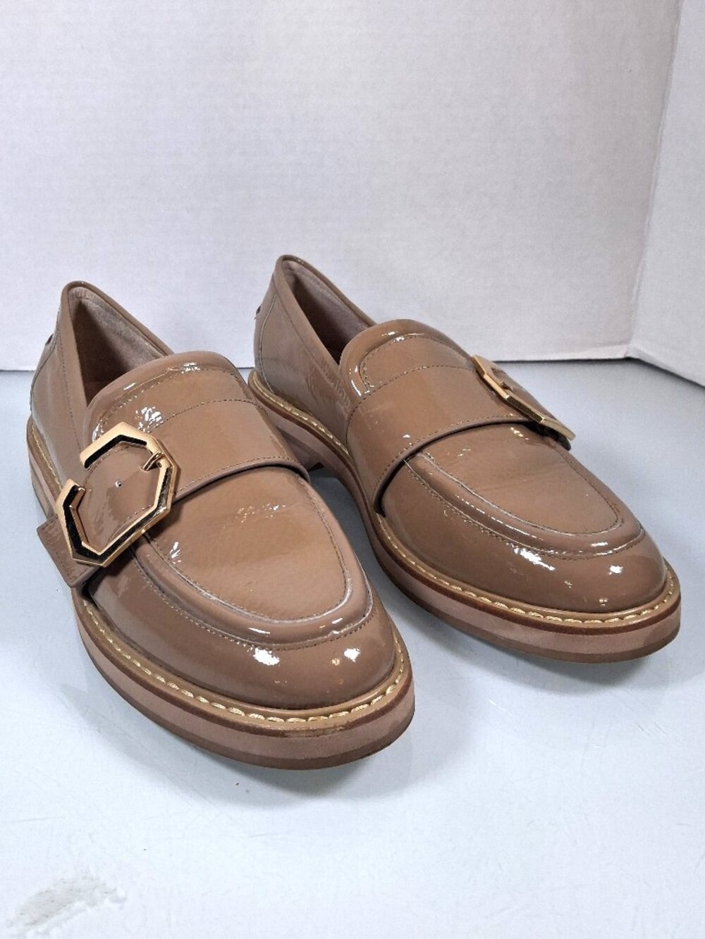 Louise Et Cie Loafers Tan Patent Leather Size 9 Slip On Shoes With Gold buckle